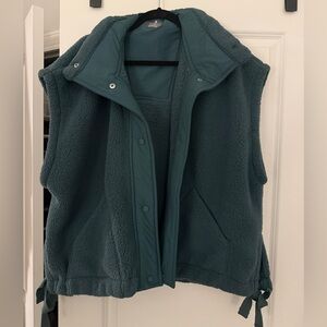 Scout It Out Fleece Vest - Free People - Worn Once!!! Woman’s large